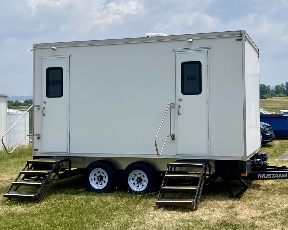 ARNOLD PALMER REGIONAL AIRPORT Updated September 2024 27 Photos