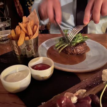Firefly - Steak frites - New American Near Me - Studio City, California