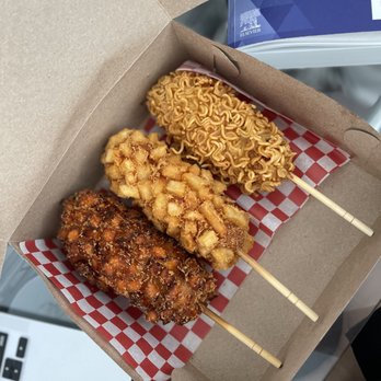 Manna - a box of food on a table - Korean Near Me - Mississauga, Ontario Manna - a box of food on a table - Korean Near Me - Mississauga, Ontario