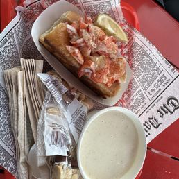 Boss lobster roll
