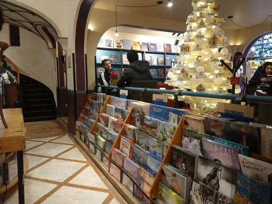 Cafebrería El Péndulo Polanco by null