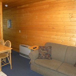 Buffalo Run Pizza - Cabin Living room/kitchen area