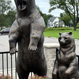Outside the restaurant...Chicago Bears of course! Outside the restaurant...Chicago Bears of course!