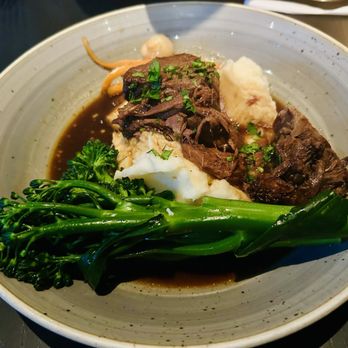 Esin Restaurant & Bar - Pot roast - New American Near Me - Danville, California Esin Restaurant & Bar - Pot roast - New American Near Me - Danville, California