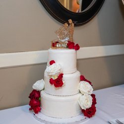 Summer Sweets - Lace wedding cake - front end of the marvel cake