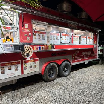 El Tacoman Colima - a food truck at night - Food Trucks Near Me - Mendota 93640, California El Tacoman Colima - a food truck at night - Food Trucks Near Me - Mendota 93640, California
