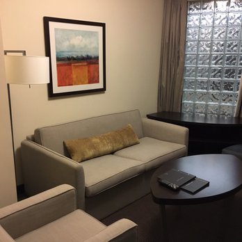 Hilton Toronto/Markham Suites Conference Centre & Spa - Hotels Near Me - Markham, Ontario