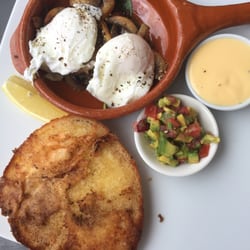Rocksalt Bar & Restaurant - Parmesan toast + holendaise sauce