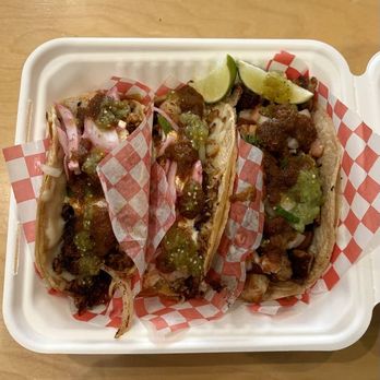 Seven Lives Tacos y Mariscos - Mexican Near Me - Toronto, Ontario