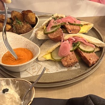 LÝRA - Pita sandwhich - Greek Near Me - Chicago, Illinois