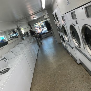 6th Street Laundry - A clean place to wash your clothes! - Laundromat Near Me - Gainesville, Florida