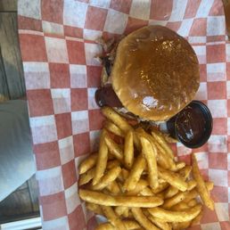 Brisket Burnt Ends Sandwich was simply delicious! Great Smokey flavor, toasted bun and outstanding sauce! Brisket Burnt Ends Sandwich was simply delicious! Great Smokey flavor, toasted bun and outstanding sauce!