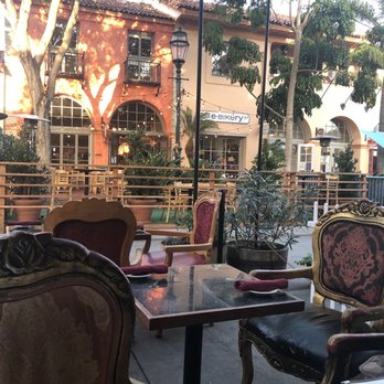 Pascucci - Outdoor dining on State Street at the new(er?) location. - Italian Near Me - Santa Barbara, California