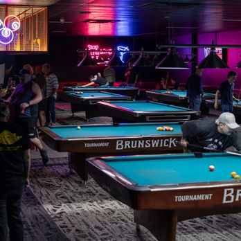 Rack City Pool Hall & Bar - Casual pool players at Rack City Pool Hall - Pool Halls Near Me - Macgregor, QLD