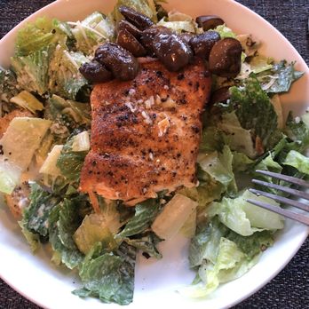 Mankas Grill - This was my salmon salad, it was really good just lacking salt and pepper. - American Near Me - Fairfield, California