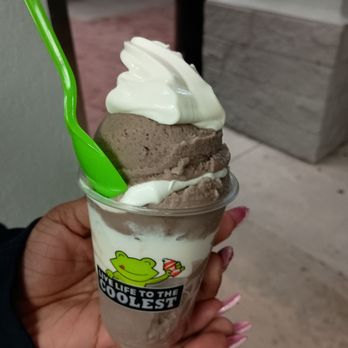 Jeremiah's Italian Ice - Gelati: cookies n creme Italian Ice with vanilla ice cream - Desserts Near Me - Lighthouse Point, Florida