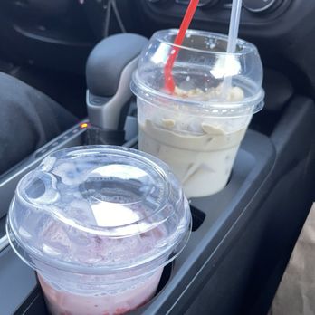 Yoyo's Botaneria - Fresa Horchata and Cafe de Olla Horchata Float - Desserts Near Me - Hayward, California
