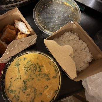 Ponnapa's - Panang curry - Food Trucks Near Me - Goodlettsville, Tennessee