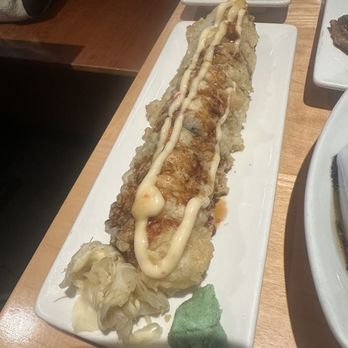 Momiji SLU - Crunchy Seattle Roll - Sushi Bars Near Me - Seattle, Washington Momiji SLU - Crunchy Seattle Roll - Sushi Bars Near Me - Seattle, Washington