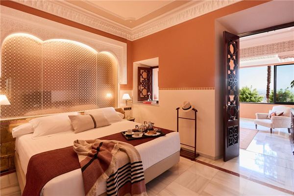 Hotel Alhambra Palace by null