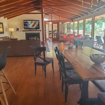 Riverside Homestays - Kitchen, dining, living room - Vacation Rentals Near Me - Anderson, California Riverside Homestays - Kitchen, dining, living room - Vacation Rentals Near Me - Anderson, California
