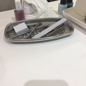 Cozy Nail & Spa - Towel on the table dirty dirty - Nail Salons Near Me - Old Saybrook, Connecticut