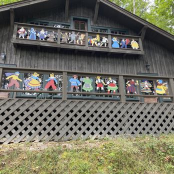 Fairfield Lake - Building along Lake Trail. (private property of Camp Merrie-Woode). - Lakes Near Me - Sapphire, North Carolina