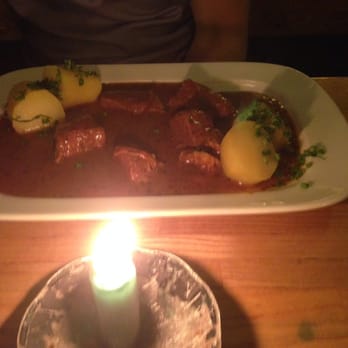 Zwölf Apostelkeller - Goulash - Wine Bars Near Me - Vienna, 9 Zwölf Apostelkeller - Goulash - Wine Bars Near Me - Vienna, 9