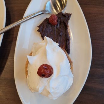 Kounter - Mom's Chocolate Pie - New American Near Me - Rock Hill, South Carolina