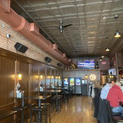 Heights Pub & Parlor