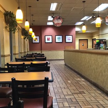 Subway - empty tables and chairs in a restaurant - Sandwiches Near Me - Brandon, Florida