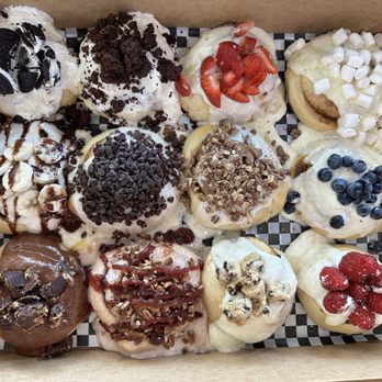 Cinnaholic - Bakers Dozen - Bakeries Near Me - Pearland, Texas Cinnaholic - Bakers Dozen - Bakeries Near Me - Pearland, Texas