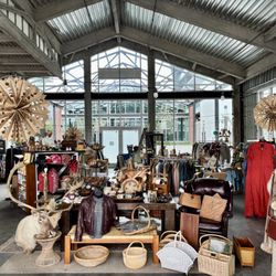 The Mom-Up Shop