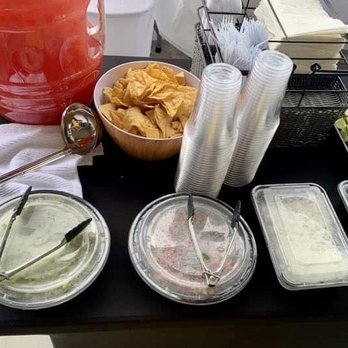 Cheffin' Migs - Tortilla Chips w/Fresh Gaucomole and Pico de Gallo - Caterers Near Me Cheffin' Migs - Tortilla Chips w/Fresh Gaucomole and Pico de Gallo - Caterers Near Me