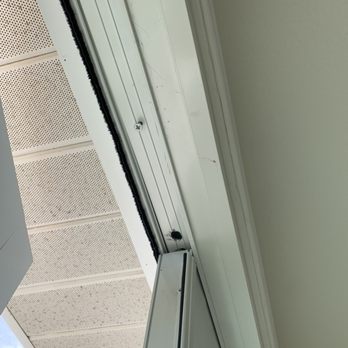 Sash & Sill - Loose screw - Windows Installation Near Me - Sarasota, Florida