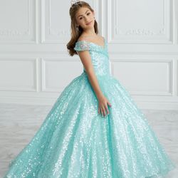 Glass Slipper Formals