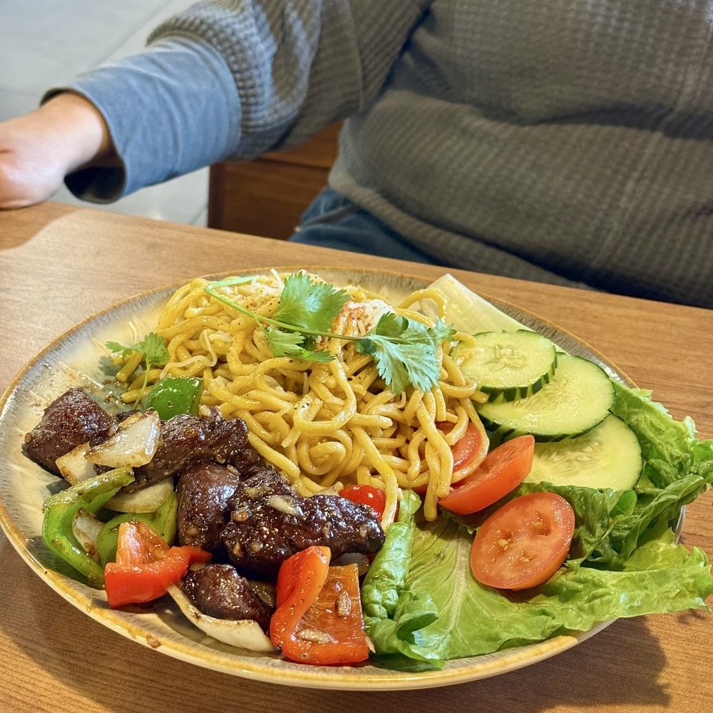 Me’s Kitchen - Vietnamese Near Me - Sacramento, California