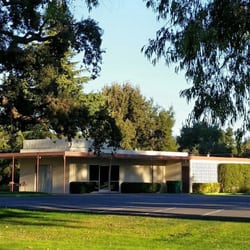 Oakmoore Golf Course - Fun clubhouse where you can make your own party how you want it to be.