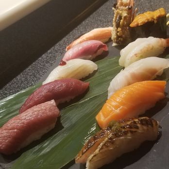 Kazoku - Sushi omakase, with apologies for the extreme closeup and awkward photo composition - Sushi Bars Near Me - Edmonds, Washington