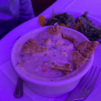 The Marshall Field's Walnut Room - Mrs. Hering 's 1890 Original Chicken Pot Pie-11/2022 - American Near Me - Chicago, Illinois