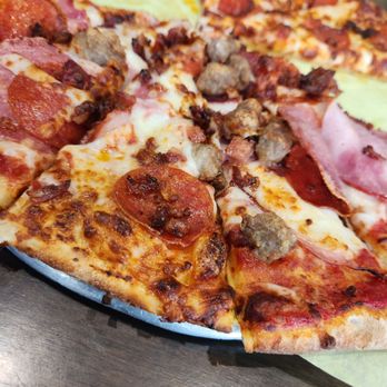 Thee Upper Crust Pizza - Split pizza: Pepperoni & Meat Lover - Pizza Near Me - Sacramento, California Thee Upper Crust Pizza - Split pizza: Pepperoni & Meat Lover - Pizza Near Me - Sacramento, California