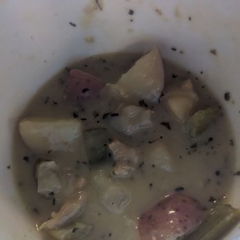Eddie Brady's Tavern - New England clam chowder - American Near Me - Buffalo, New York