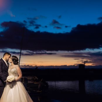 Albiola Photography and Videography - Kortni & Vince, 12/9/17, Hilton Hawaiian Village (Photo: Albiola Photography) - Photographers Near Me - Honolulu, Hawaii