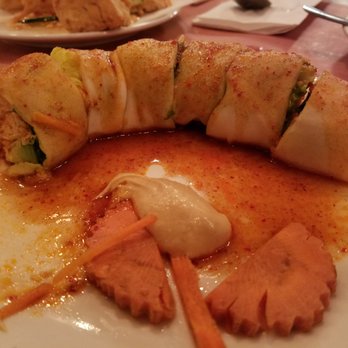 Joya - Salmon avocado summer roll $6.95 - not worth it, wouldn't order agin - Thai Near Me - Brooklyn, New York