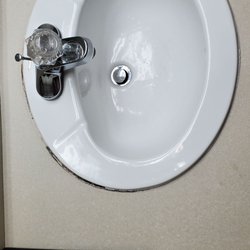 Spring House Inn - Black Mold or Something around bathroom sink! NASTY!!