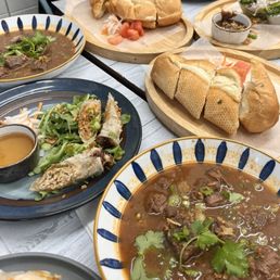 @BonjourSaigon (Calgary) @BonjourSaigon (Calgary)