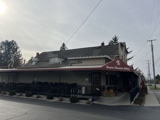 Bone Heads Bar B Que by null