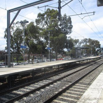 Keilor Plains Station - Platform - Train Stations Near Me - St Albans, VIC