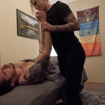 Soulworks Massage - Client receiving deep tissue massage. - Massage Therapy Near Me - Eugene, Oregon