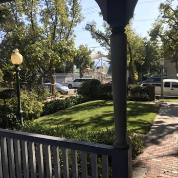 Shipko Stuart, MD - Front porch looking towards beautiful front lawn of where Dr. Shipko practices in historic Pasadena. - Psychiatrists Near Me - Pasadena, California Shipko Stuart, MD - Front porch looking towards beautiful front lawn of where Dr. Shipko practices in historic Pasadena. - Psychiatrists Near Me - Pasadena, California